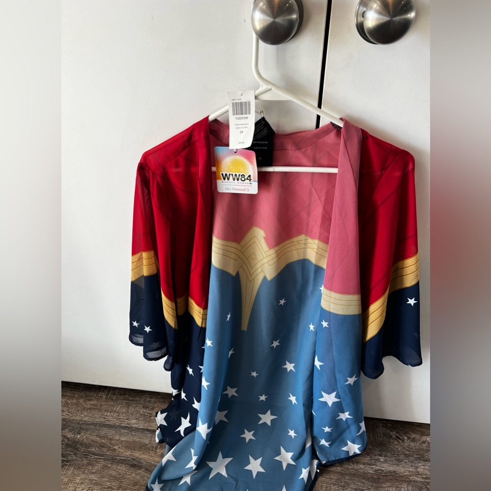 Nwt wonder women kimono